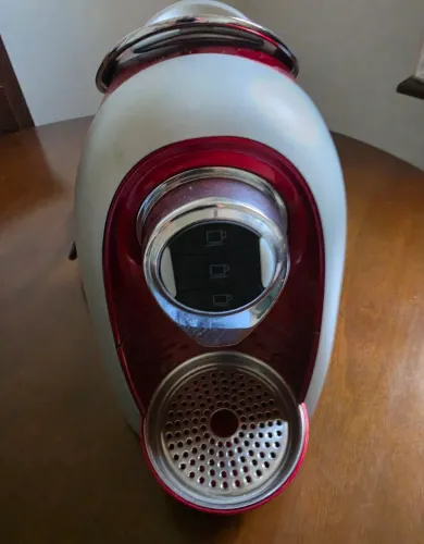 Cafeteira cápsula Três Corações 