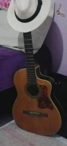 Violão Giannini elétrico