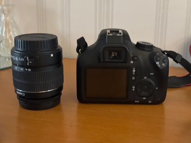 Canon EOS Rebel T100 Kit (18-55mm III)
