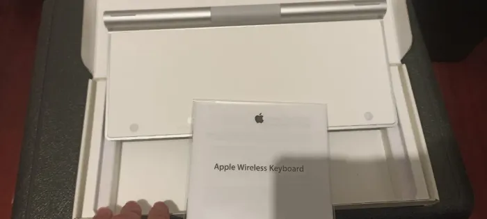Teclado Apple Wireless Keyboard Original A1314 (Bluetooth / Alumínio)