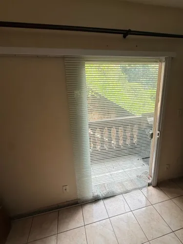 Vendo porta de vidro de correr 2,15 de altura 1,25 de largura