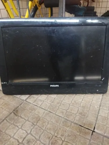Vendo TV para retirada de peças