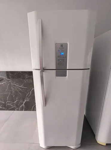 Geladeira Eletrolux df52