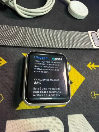 Apple Watch Series 3 | 88% Bateria + Pulseira de Aço + Carregador