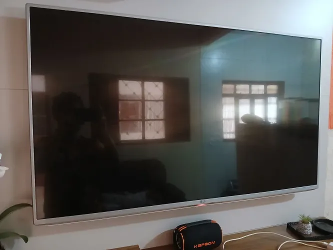 TVLG 49" Seminova