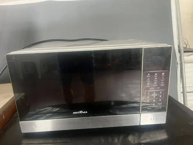 Micro-ondas Britânia 20 litros 