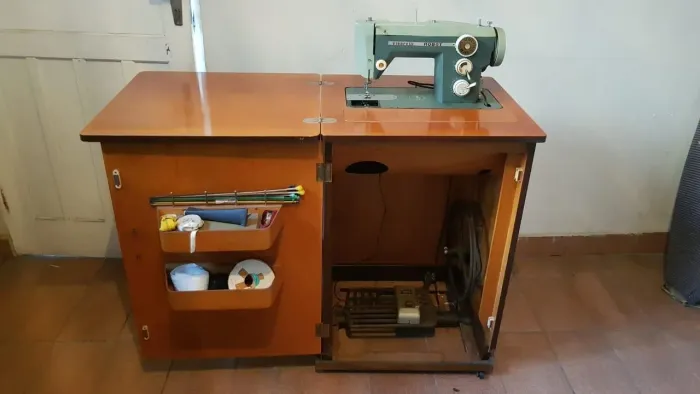 Máquina de costura antiga