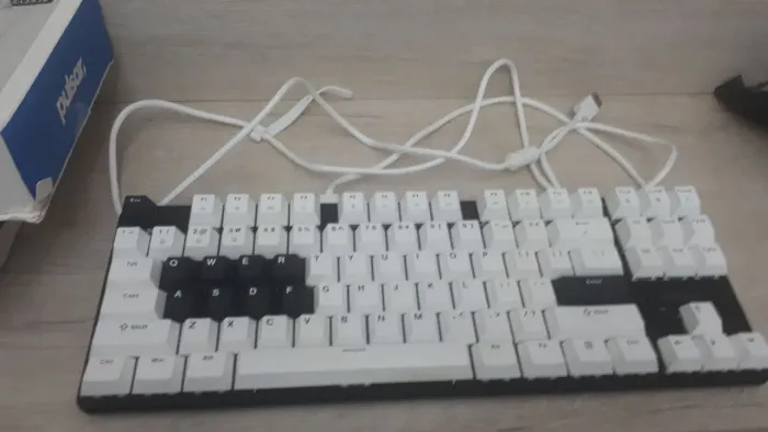 Teclado gamer Pulsar PCMH2HE TKL
