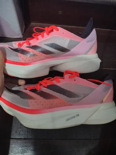 Tênis adidas