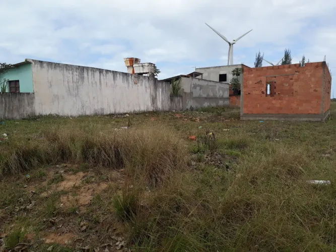 Vendo ou Troco dois Terrenos em Santa Clara, um com uma casa em ponto de cinta