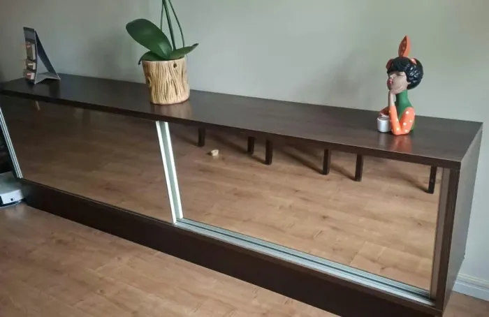 Balcão com espelho