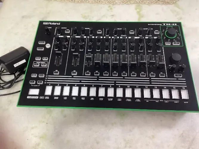 Tr8 Roland aira