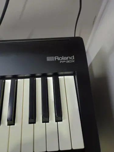 PIANO DIGITAL ROLAND