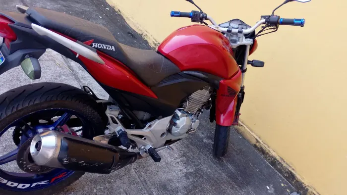 Moto bem conservada