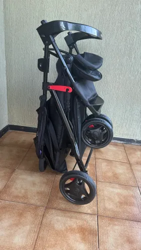 Carinho Bebê várias regulagens 