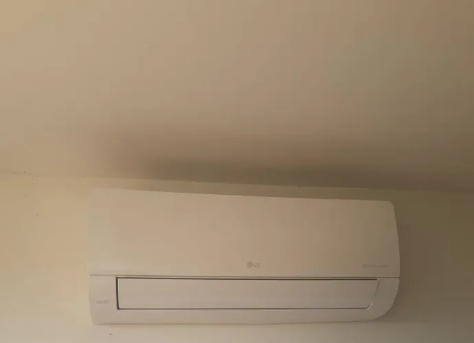 Vendo Ar condicionado LG splinter 9.000btus 1.000 reais pra sair logo