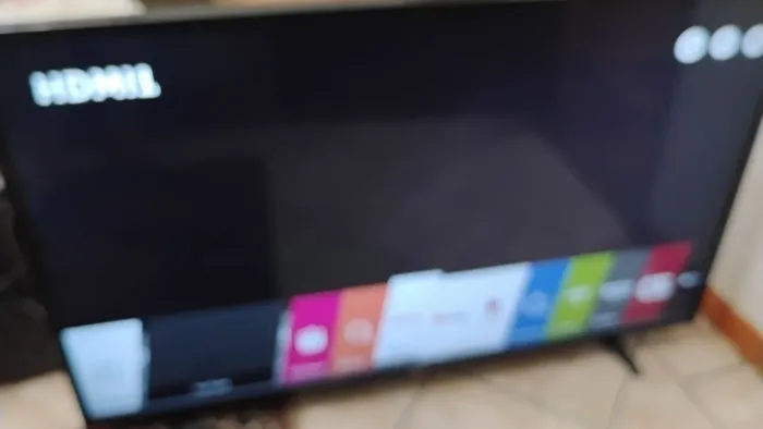 Tv LG 49pol pouco uso smart.