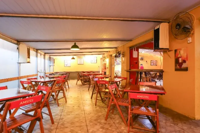 Bar Scaramouche à Venda ou Sociedade no Hauer em Curitiba-PR