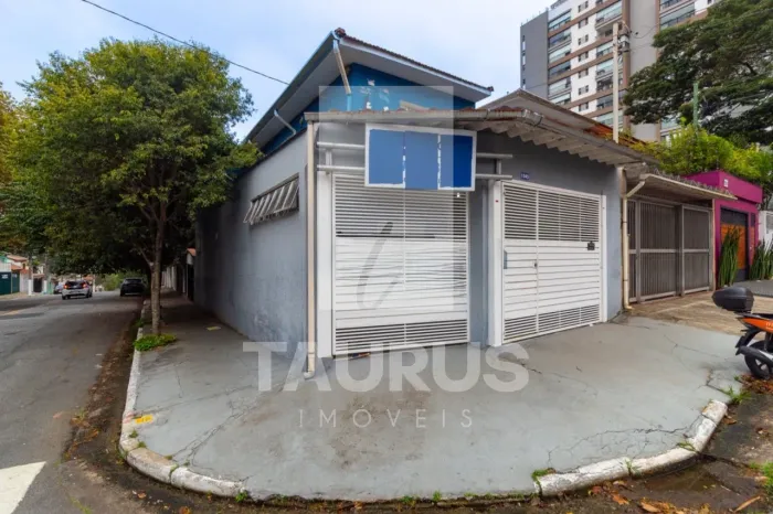 Sobrado comercial para alugar com 6 salas, 2 vagas, 98m²,no Campo Belo, São Paulo-SP.