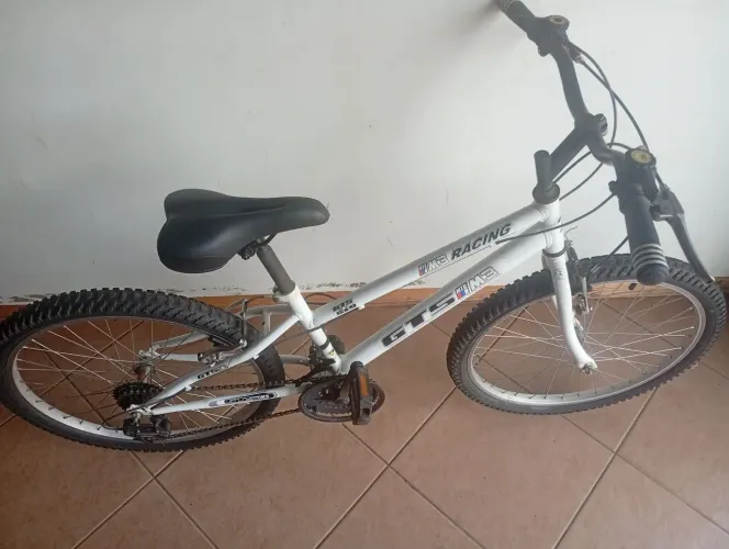 BICICLETA ARO 24 SEMI-NOVA