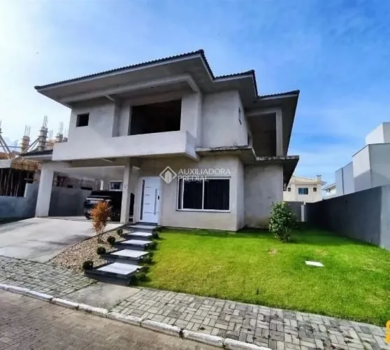 CASA EM CONDOMÍNIO AO LADO DO COSTÃO GOLF