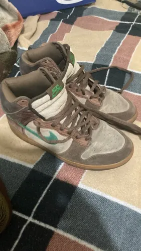 tênis nike sb dunk high marrom 41