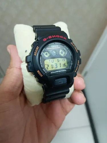 Casio DW 6900 UB