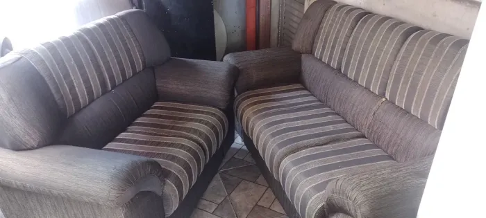 Vende se 2 sofás