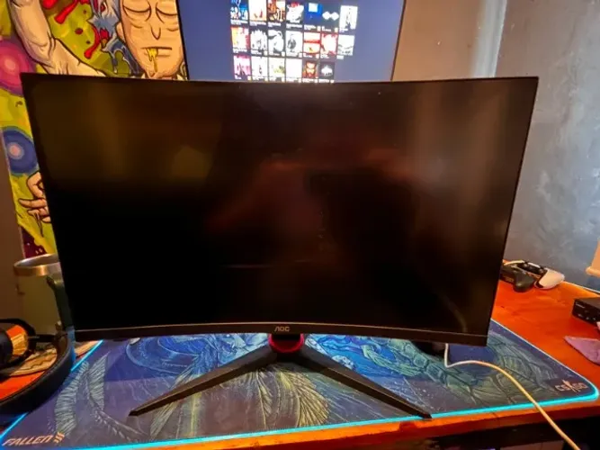 Monitor AOC 27" Curvo (Tela quebrada)