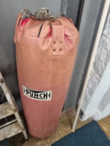 Suporte + Saco de Boxe Punch
