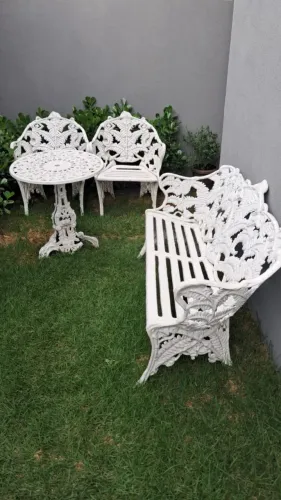 Jogo de bancos e mesa ferro fundido para jardins