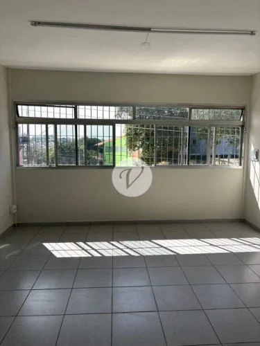 Sala Comercial para Locação na Av. Itamarati com 28m² e Excelente Localização