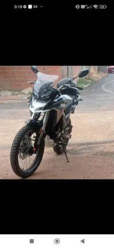 MOTO VENDO OU TROCO