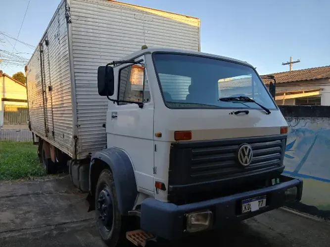 Caminhão VW 12170 ano 98 baú, toco original, segundo dono, em Anápolis.
