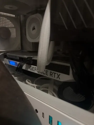 Placa de vídeo rtx 4060 aero oc white
