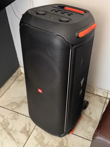 JBL 710