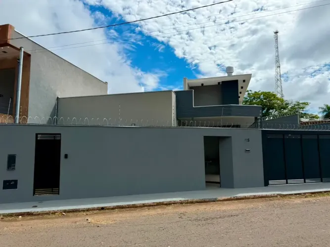 Casa Nova com Suíte e Área Gourmet no Tiradentes Conforto, Segurança e Excelente Localiza