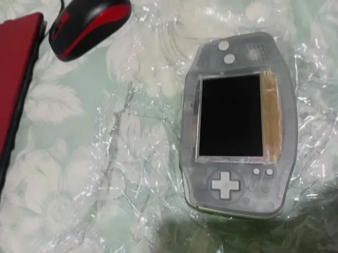 Game boy advance sem tela e sem tampa,liga mas sem imagem, troco por fliperama