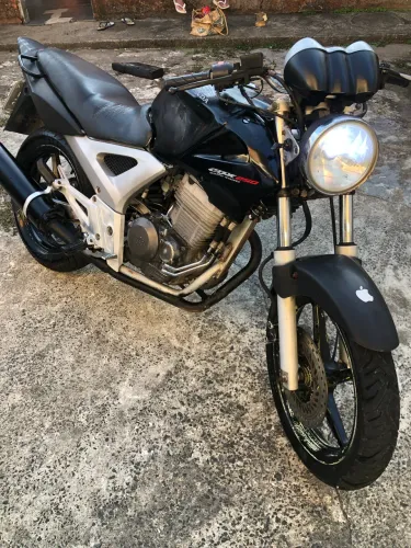 Twister 250  / Moto de leilão 