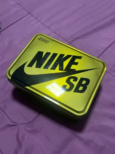 Caixa Nike SB (maze)
