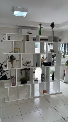 ESTANTE DIVISÓRIA VAZADA EM MDF - 2 X 2 METROS