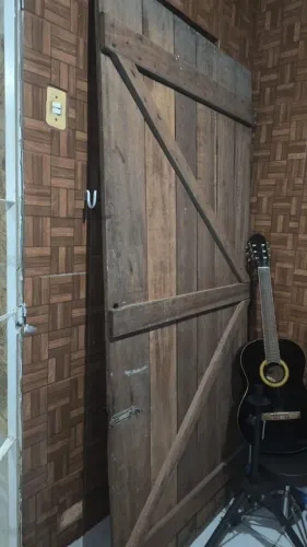 Portão de porta maciça