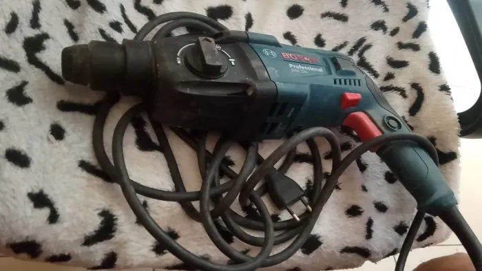 Vendo martelete Bosch 550