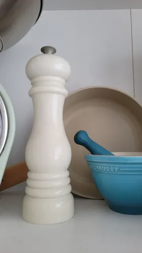 Moedor de sal Le Creuset creme