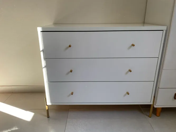 Vendo cômoda de 3 gavetas