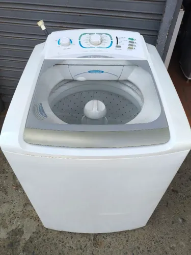 Maquina de lavar roupa elctrolux 15 kilos funcionando perfeitamente entrego e dou graraita