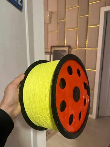 Carretilha de plástico com 5000 jardas de linha branca fluorescente