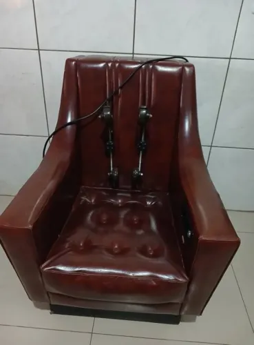 Cadeira Massagem Japonesa Vintage Fujiryoki 2 tipos de massagem robusta e pratica ótima pa