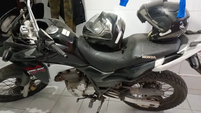 Vendo ou troco XRE 300 