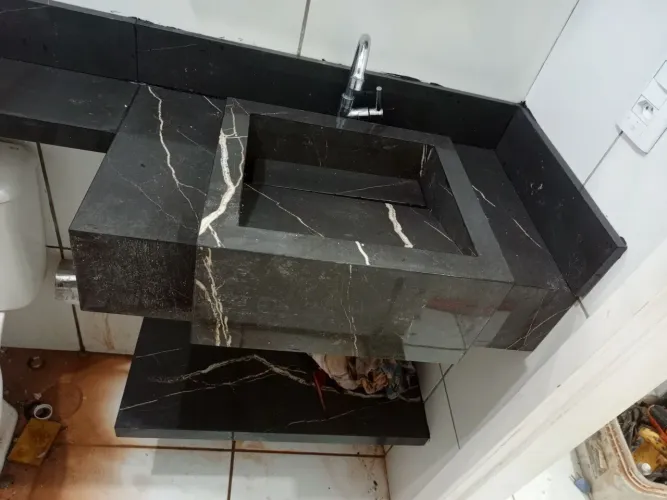 Pias esculpida de porcelanato